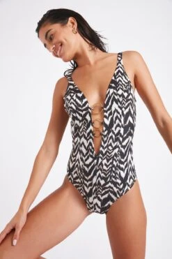Maillot De Bain Une Pièce Imprimé Zébré ABALAI ZARUMA -Livia Soldes 22e abalai zaruma kbs01 dev3
