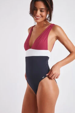 Maillot De Bain Une Pièce Bleu Marine ALAMEDA TAMARINDO -Livia Soldes 22e alameda tamarin 14h06 dev3