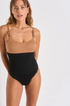 Maillot De Bain Une Pièce Noir Et Camel Escona Duya -Livia Soldes 22e escona duya 41e01 dev1 1