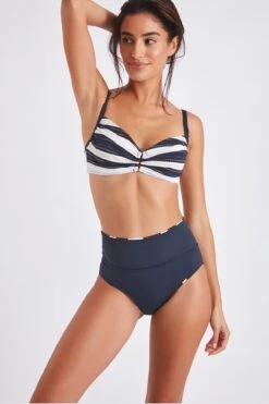 Maillot De Bain 2 Pièces Marine Miranda & Andra Bardane 18 Maillot De Bain 2 Pièces Marine Miranda & Andra Bardane -Livia Soldes 22e miranda c barda zgv06 andra bardane zgv06 dev8